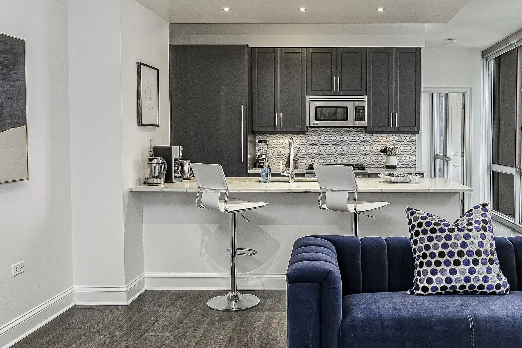 Two West Delaware, Luxury Furnished Apartments Executive 191