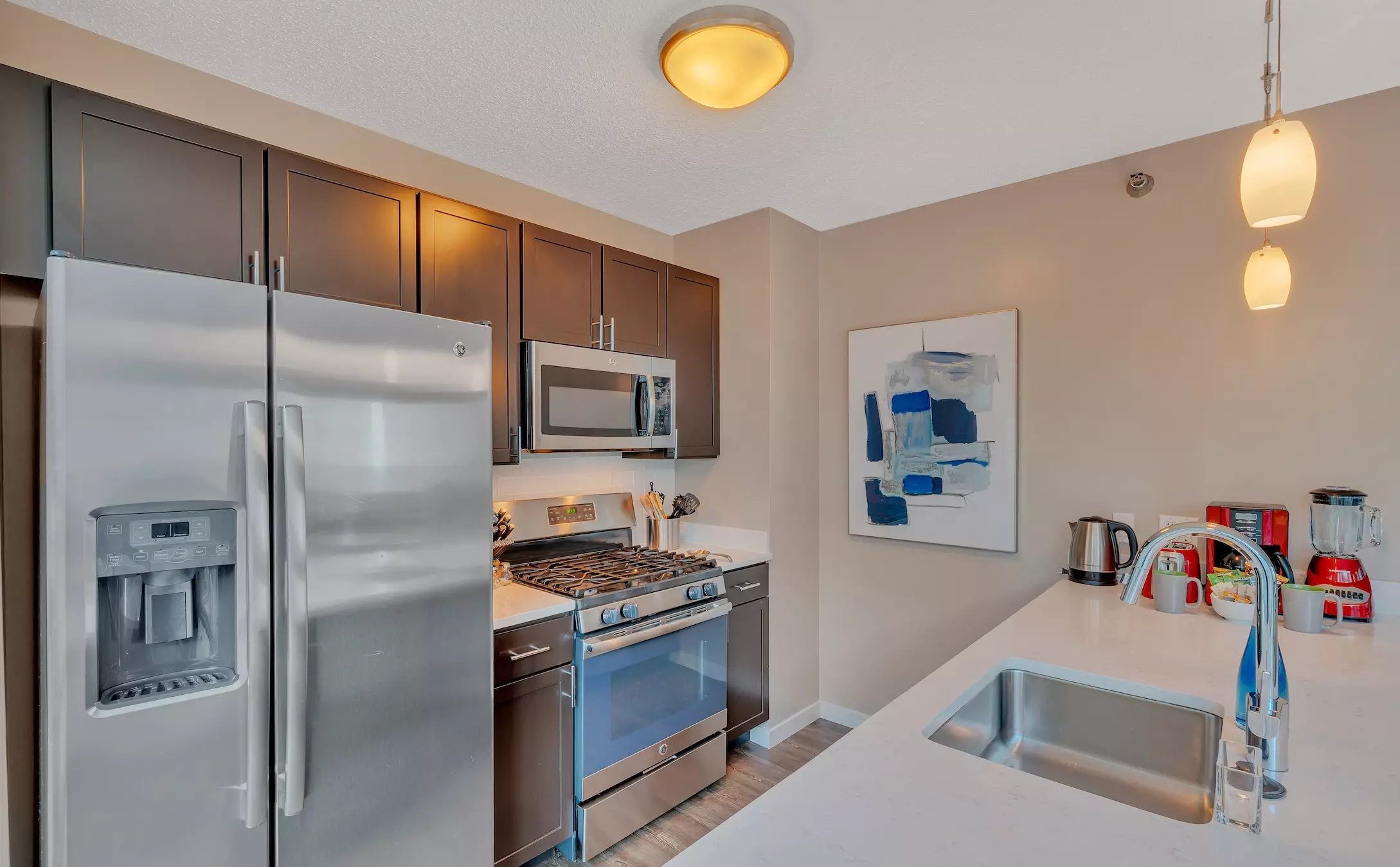 corporate housing chicago short term luxury furnished apartments kitchen