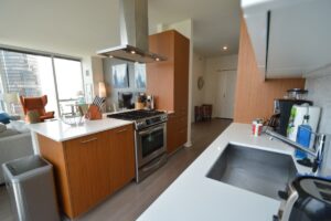 3 month lease in Chicago 500 Lake Shore Drive Kitchen