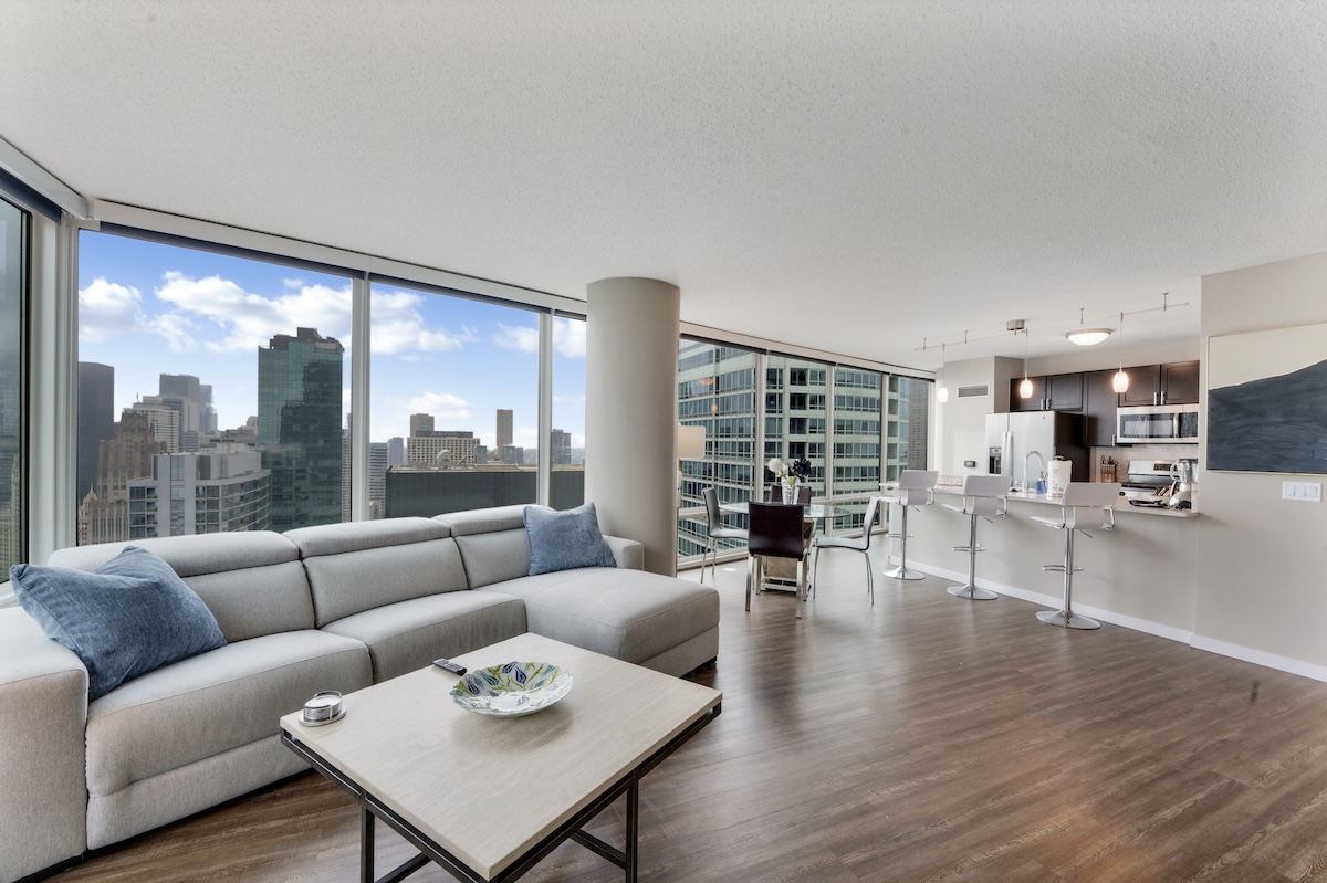 Furnished apartment near Shirley Ryan AbilityLab — Streeterville
