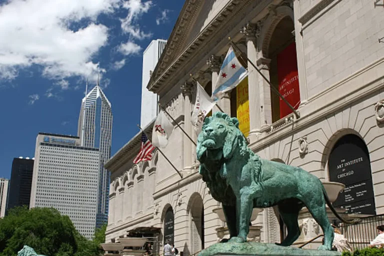 Art Institute of Chicago museum exterior on Michigan Avenue
