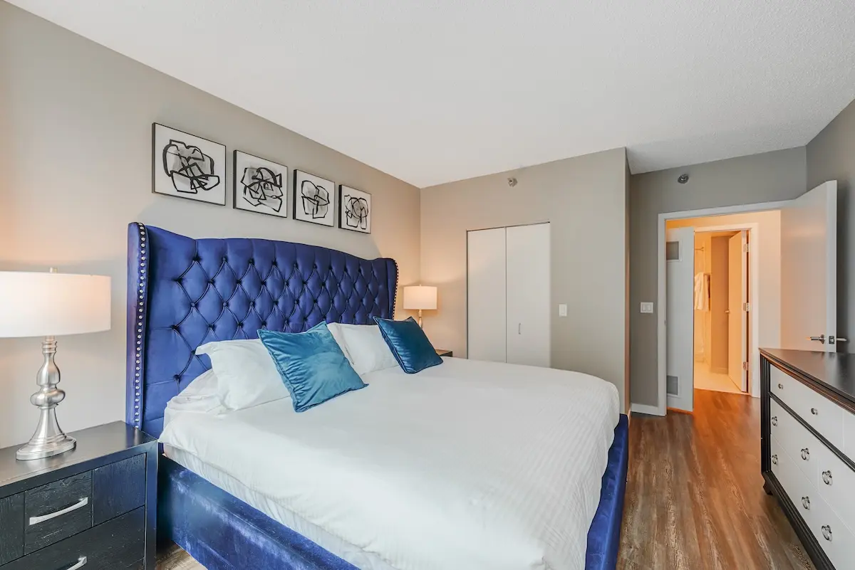 Group of professionals enjoying a luxury furnished corporate apartment in Downtown Chicago.