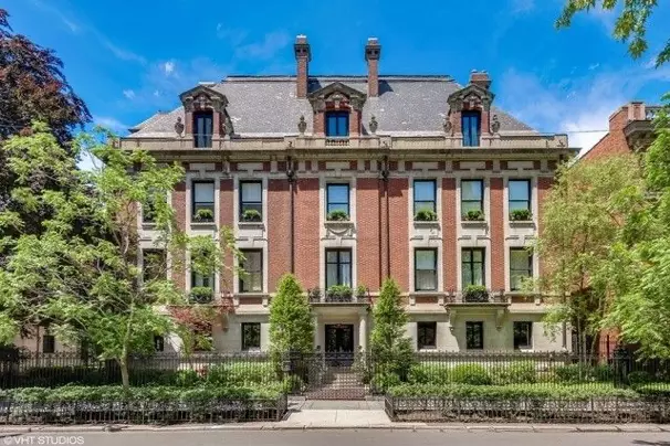 Chicago luxury history and lifestyle during the Playboy era