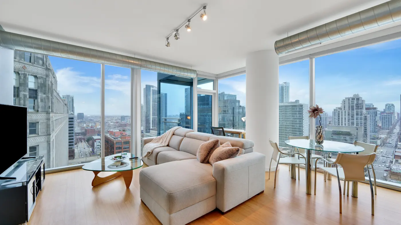 Chicago fine dining restaurants near executive apartments