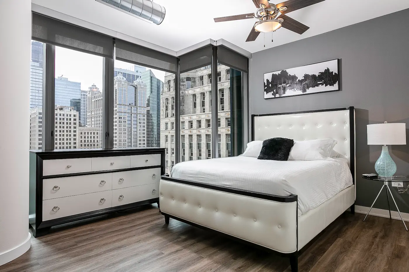 Short-term furnished apartment in Chicago ideal for an extended vacation stay