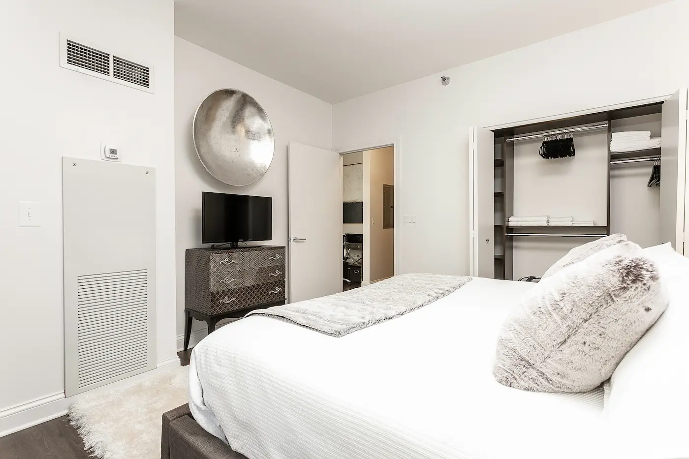 Group of professionals enjoying a luxury furnished corporate apartment in Downtown Chicago.