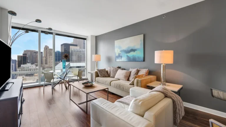 OneEleven Chicago furnished executive suite with skyline views