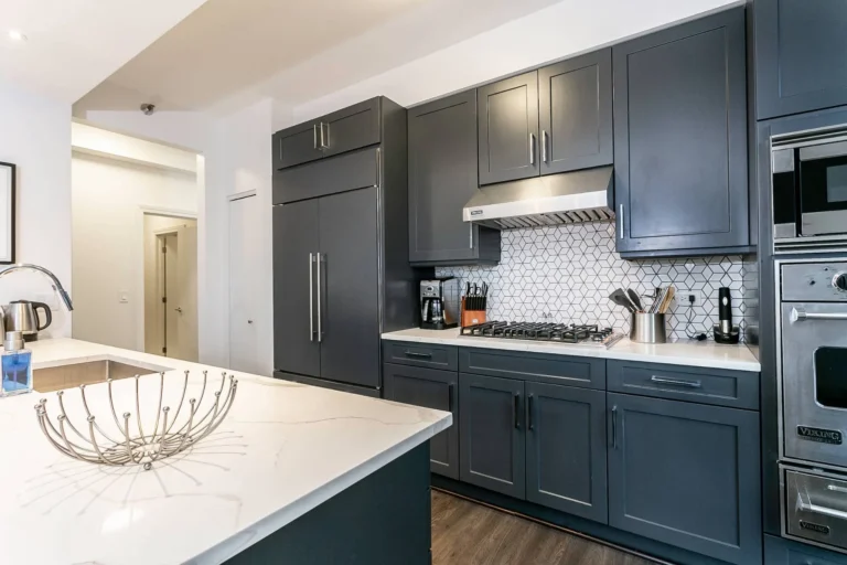 Modern furnished apartment in Chicago with luxury interior and fully stocked kitchen.