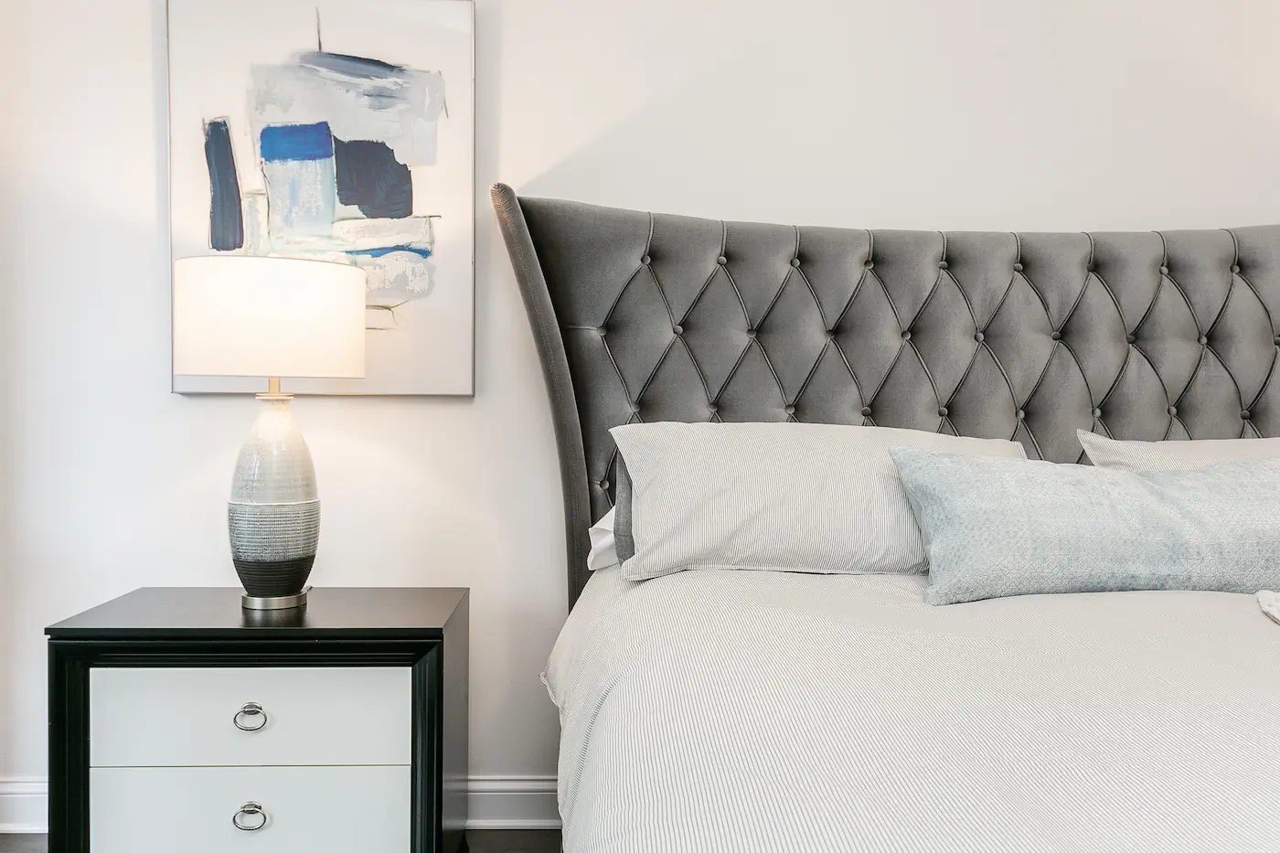 Group of professionals enjoying a luxury furnished corporate apartment in Downtown Chicago.