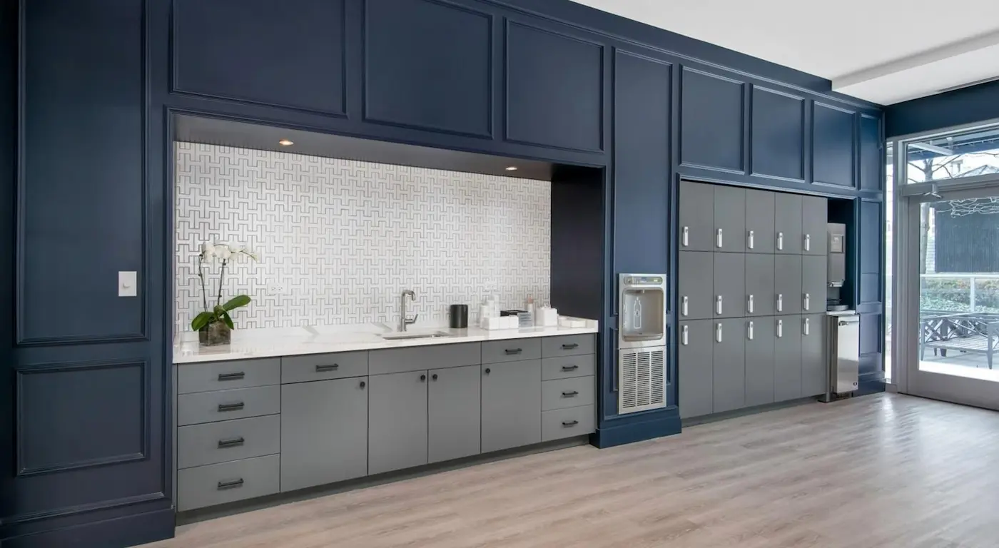 Group of professionals enjoying a luxury furnished corporate apartment in Downtown Chicago.