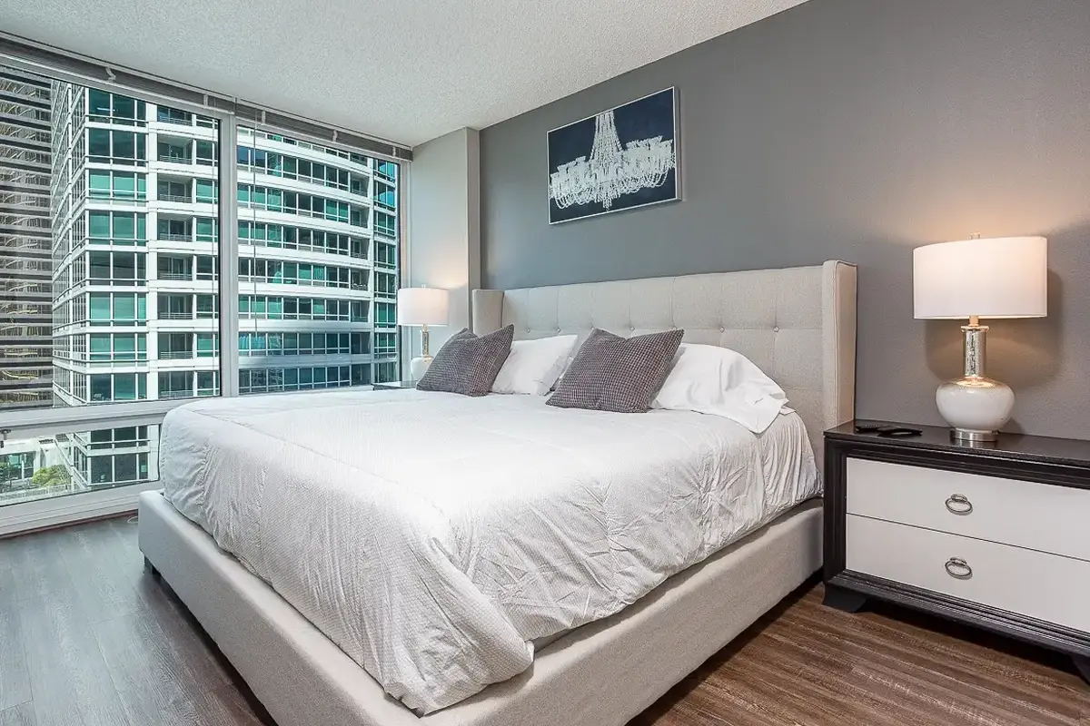 Group of professionals enjoying a luxury furnished corporate apartment in Downtown Chicago.