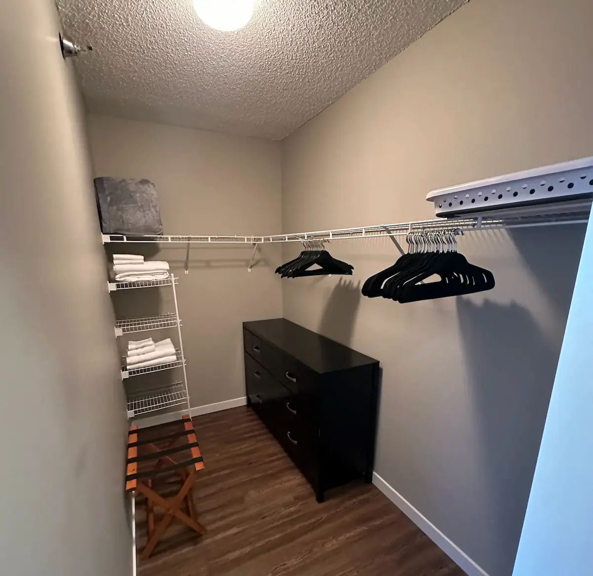 Group of professionals enjoying a luxury furnished corporate apartment in Downtown Chicago.