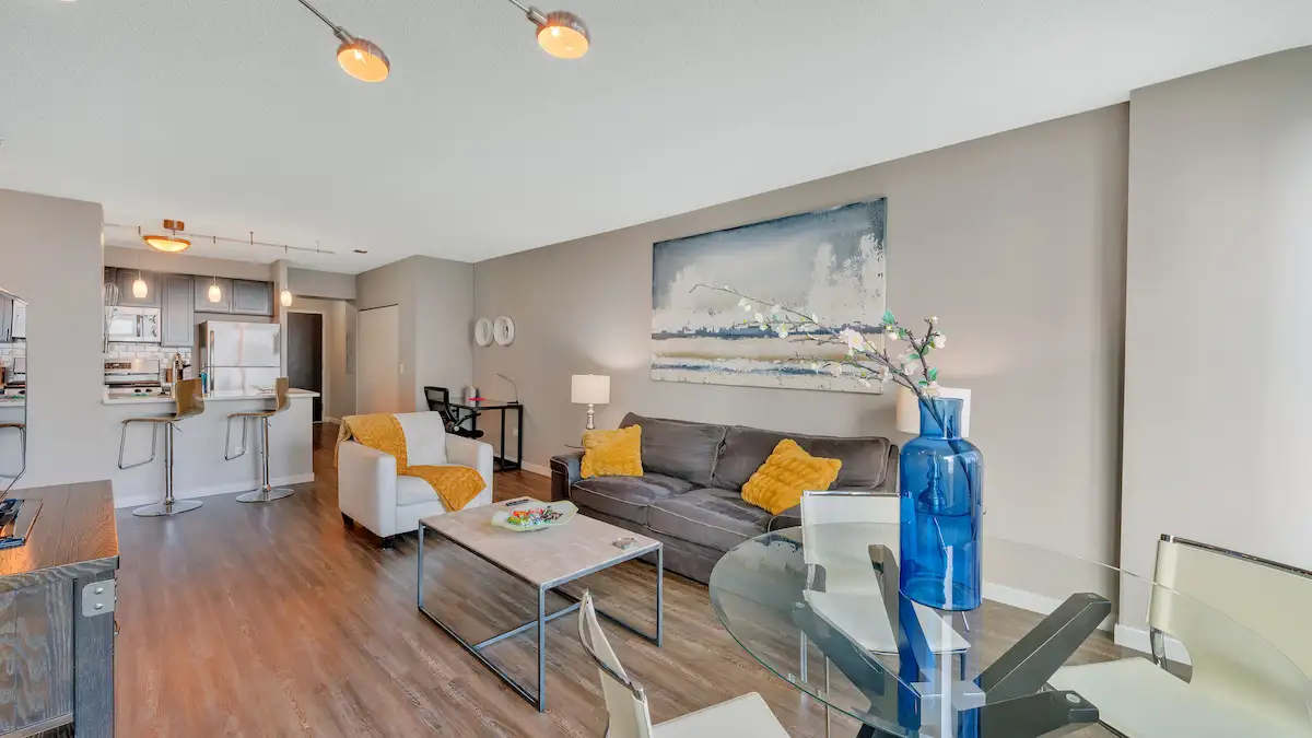 Group of professionals enjoying a luxury furnished corporate apartment in Downtown Chicago.