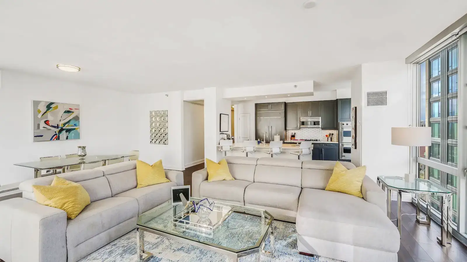 Chicago Luxury Apartments That Will Make Your Jaw Drop