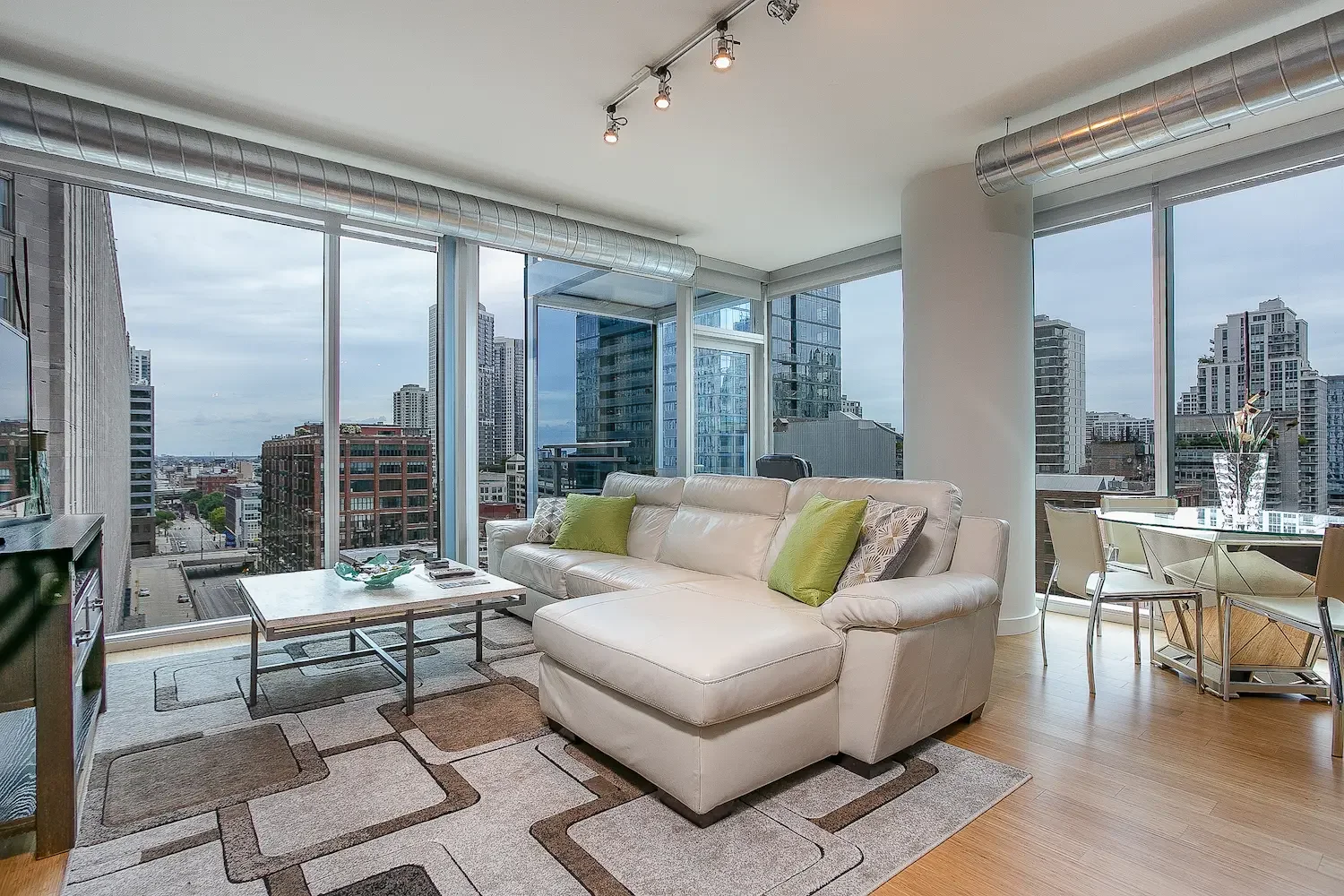 How to Find a Furnished Chicago Apartment Without Losing Your Mind